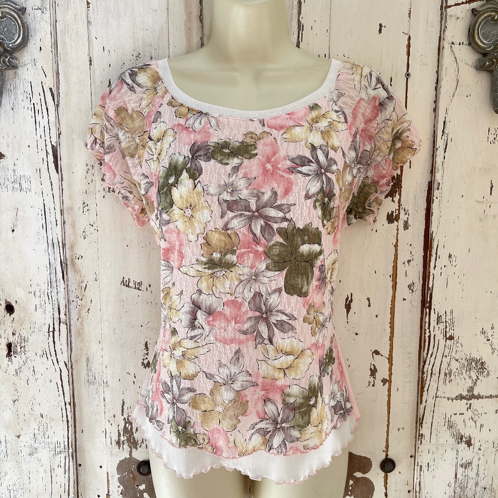 Vex Size 42 USA Medium Womans Pink Purple Green White Floral Textured Blouse Top